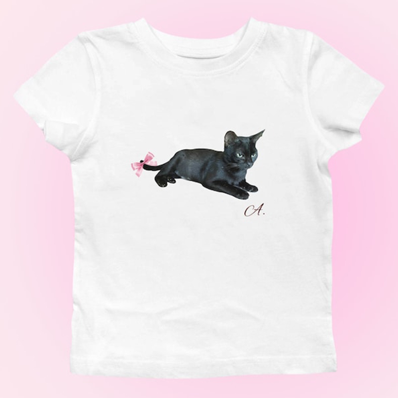 Cat With Bow Preppy Baby Tee C - Baby Y2K Clothing recension och pris